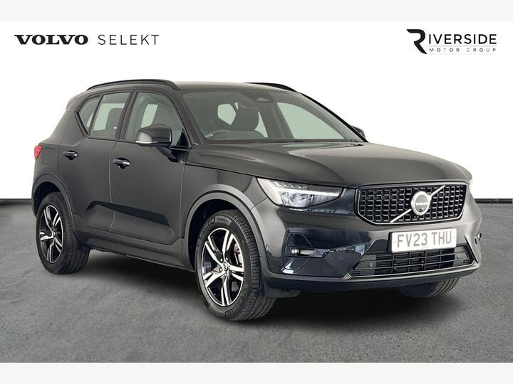 Volvo XC40 2.0 B3 MHEV Plus Dark DCT Auto Euro 6 (s/s) 5dr