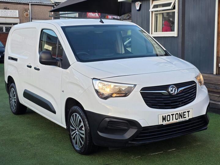 Vauxhall COMBO 1.5 Turbo D 2300 Dynamic Panel Van 4dr Diesel Manual L2 H1 Euro 6 (100 Ps) +++FREE 12 MONTHS WARRANTY+++