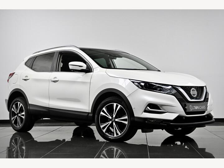 Nissan Qashqai 1.5 DCi N-Connecta Euro 6 (s/s) 5dr Nissan Qashqai 1.5 DCi N-Connecta Euro 6 (s/s) 5dr
