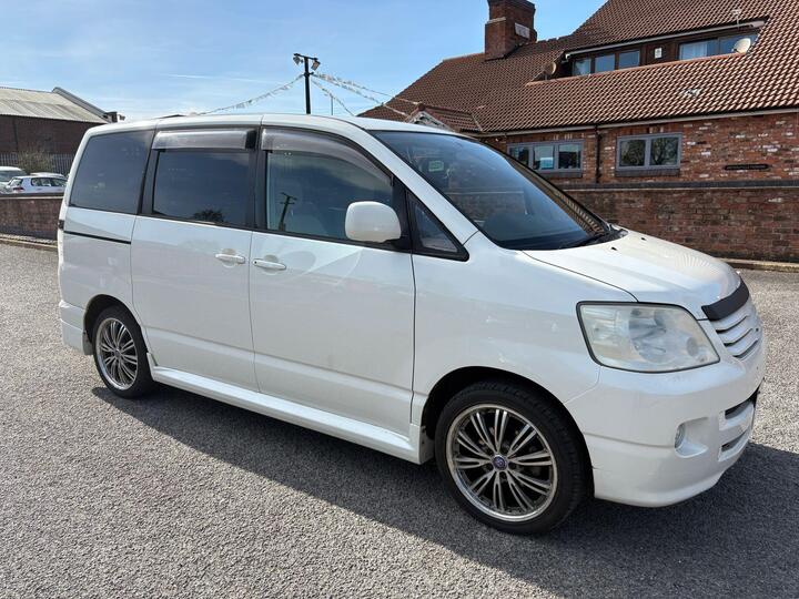 Toyota Noah 2.0 Petrol Automatic 8 Seats Mpv
