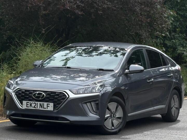 Hyundai IONIQ 1.6 H-GDi Premium DCT Euro 6 (s/s) 5dr Hyundai IONIQ 1.6 H-GDi Premium DCT Euro 6 (s/s) 5dr
