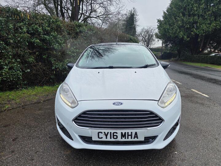 Ford Fiesta 1.0T EcoBoost Zetec White Edition Euro 6 (s/s) 5dr