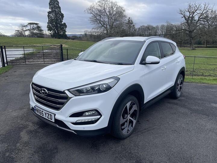 Hyundai TUCSON 2.0 CRDi Premium Auto 4WD Euro 6 5dr