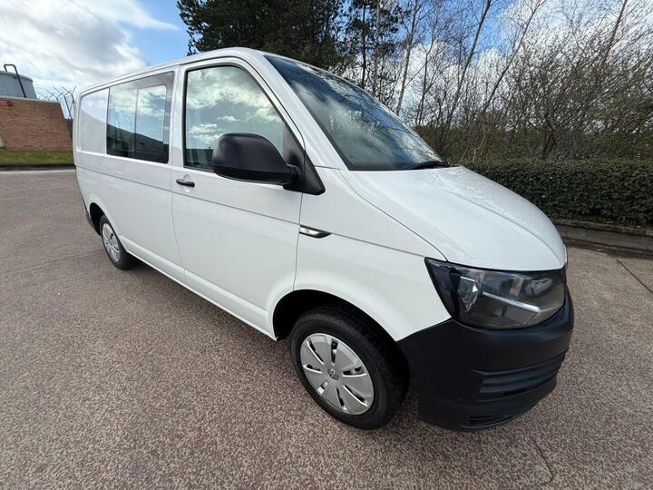 Volkswagen TRANSPORTER 2.0 TDI T30 BlueMotion Tech Startline Kombi FWD SWB Euro 6 (s/s) 5dr Volkswagen TRANSPORTER 2.0 TDI T30 BlueMotion Tech Startline Kombi FWD SWB Euro 6 (s/s) 5dr