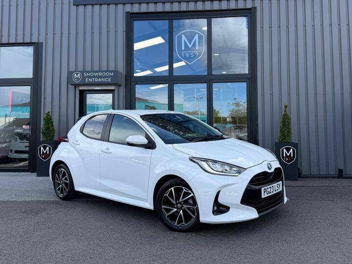 Toyota Yaris 1.5 VVT-h Design E-CVT Euro 6 (s/s) 5dr
