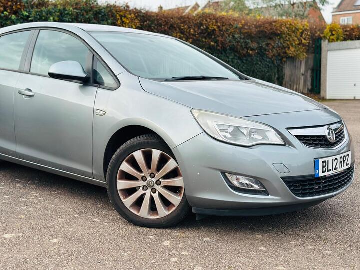 Vauxhall Astra 1.6 16v Exclusiv Euro 5 5dr