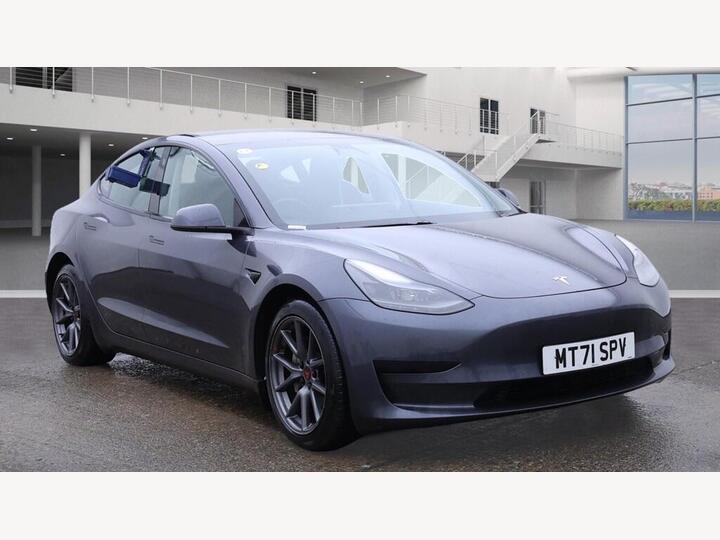 Tesla Model 3 Standard Range Plus Auto RWD 4dr