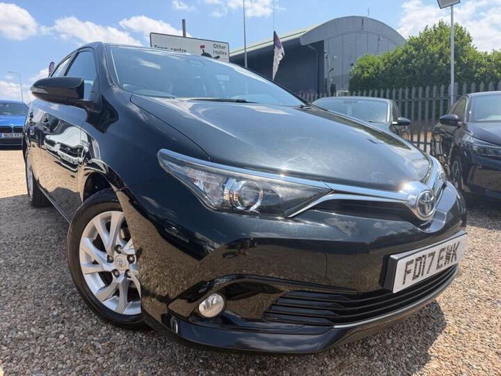 Toyota AURIS 1.8 VVT-h Business Edition CVT Euro 6 (s/s) 5dr (Safety Sense)