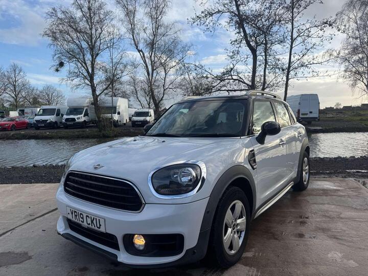 MINI COUNTRYMAN 1.5 Cooper Classic Steptronic Euro 6 (s/s) 5dr