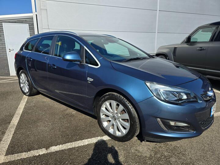Vauxhall Astra 2.0 CDTi Elite Sports Tourer Auto Euro 5 5dr Vauxhall Astra 2.0 CDTi Elite Sports Tourer Auto Euro 5 5dr