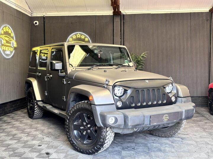 Jeep WRANGLER 2.8 CRD Sahara Auto 4WD Euro 5 4dr Jeep WRANGLER 2.8 CRD Sahara Auto 4WD Euro 5 4dr