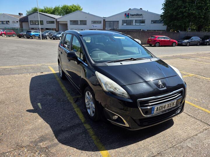 Peugeot 5008 1.6 HDi Active Euro 5 5dr Peugeot 5008 1.6 HDi Active Euro 5 5dr