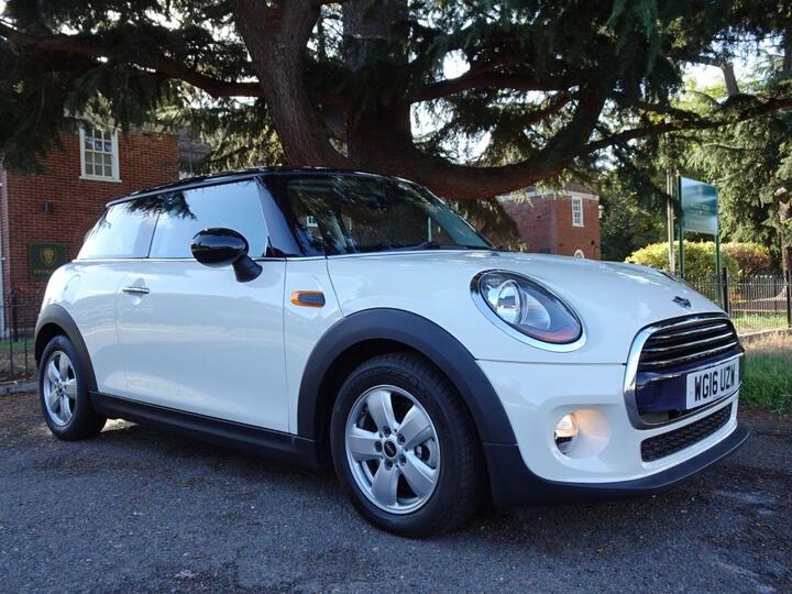 MINI COOPER 1.5 Cooper Auto Euro 6 (s/s) 3dr