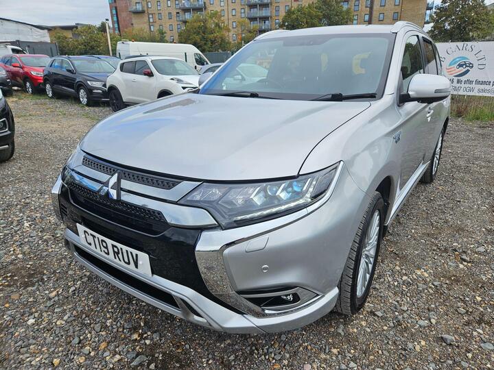 Mitsubishi Outlander 2.4h TwinMotor 13.8kWh 4h CVT 4WD Euro 6 (s/s) 5dr
