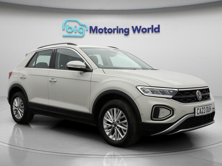 Volkswagen T-Roc 1.5 TSI Life Euro 6 (s/s) 5dr Volkswagen T-Roc 1.5 TSI Life Euro 6 (s/s) 5dr