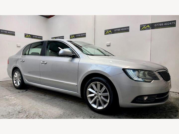 Skoda SUPERB 1.6 TDI Elegance GreenLine III Euro 5 (s/s) 5dr Skoda SUPERB 1.6 TDI Elegance GreenLine III Euro 5 (s/s) 5dr