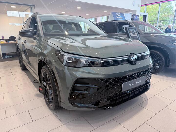 Volkswagen Tiguan 1.5 ETSI MHEV Black Edition DSG Euro 6 (s/s) 5dr
