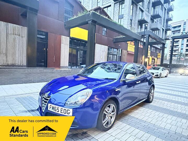 Alfa Romeo Giulietta 1.4 TB MultiAir Exclusive Euro 6 (s/s) 5dr Alfa Romeo Giulietta 1.4 TB MultiAir Exclusive Euro 6 (s/s) 5dr