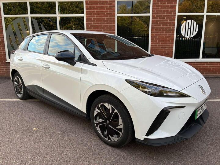 MG 4 64kWh SE Long Range Auto 5dr