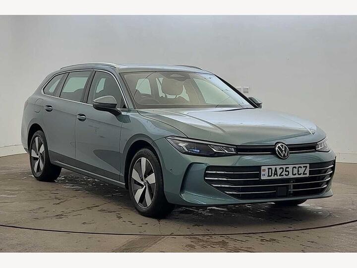 Volkswagen Passat 1.5 TSI EHybrid 19.7kWh Life DSG Euro 6 (s/s) 5dr Volkswagen Passat 1.5 TSI EHybrid 19.7kWh Life DSG Euro 6 (s/s) 5dr