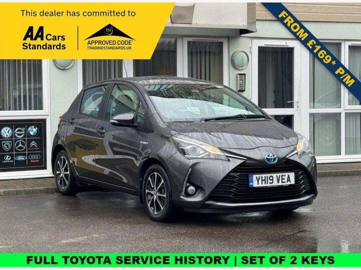 Toyota YARIS 1.5 VVT-h Icon Tech E-CVT Euro 6 (s/s) 5dr