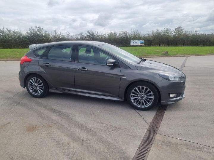 Ford Focus 1.0T EcoBoost ST-Line Euro 6 (s/s) 5dr