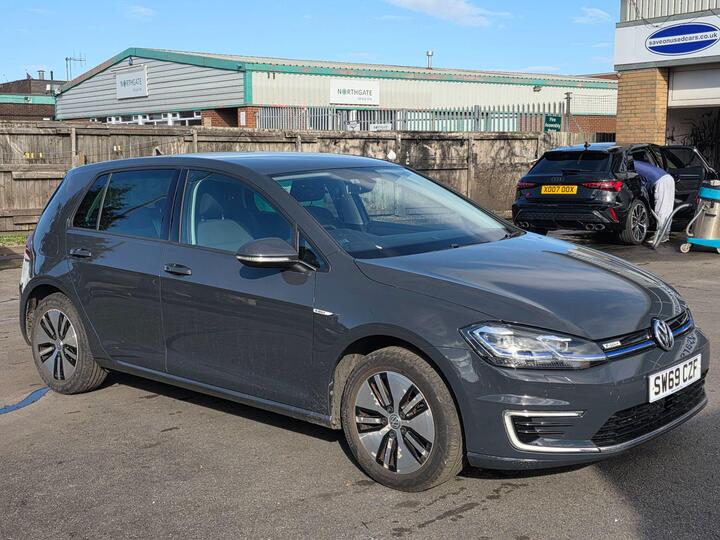 Volkswagen E-Golf 35.8kWh E-Golf Auto 5dr