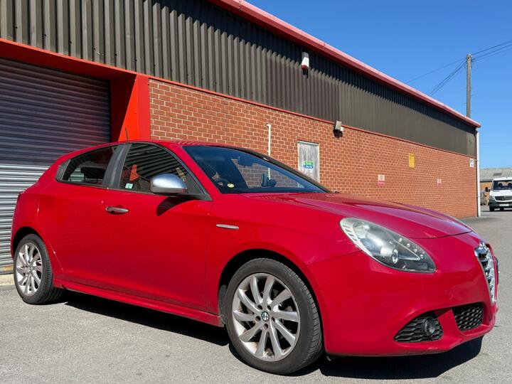 Alfa Romeo Giulietta 1.6 JTDM-2 Veloce Euro 5 (s/s) 5dr