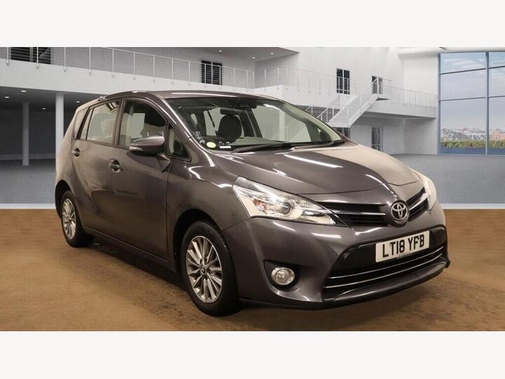 Toyota VERSO 1.8 V-matic Icon TSS 5dr M-Drive S ++ 7 SEATS / 8 TOYOTA SERVICES / ULEZ Toyota VERSO 1.8 V-matic Icon TSS 5dr M-Drive S ++ 7 SEATS / 8 TOYOTA SERVICES / ULEZ