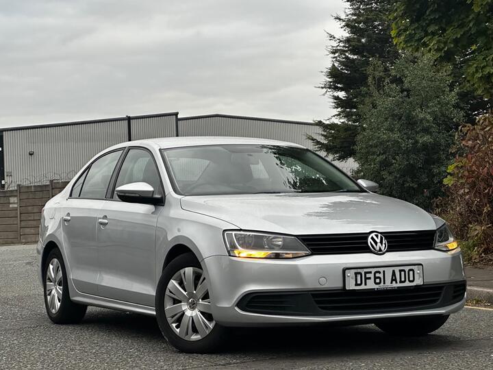 Volkswagen Jetta 1.6 TDI BlueMotion Tech S Euro 5 (s/s) 4dr Volkswagen Jetta 1.6 TDI BlueMotion Tech S Euro 5 (s/s) 4dr