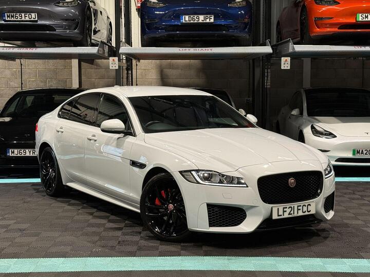 Jaguar XF 2.0d Chequered Flag Auto Euro 6 (s/s) 4dr