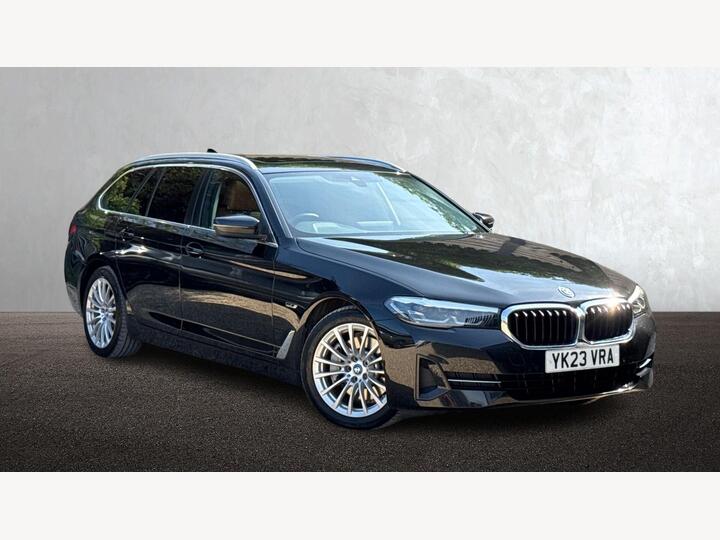 BMW 5 SERIES 2.0 530e 12kWh SE Touring Steptronic Euro 6 (s/s) 5dr BMW 5 SERIES 2.0 530e 12kWh SE Touring Steptronic Euro 6 (s/s) 5dr