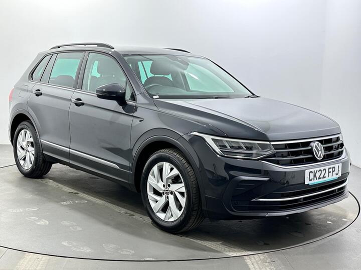 Volkswagen Tiguan 1.5 TSI Life DSG Euro 6 (s/s) 5dr Volkswagen Tiguan 1.5 TSI Life DSG Euro 6 (s/s) 5dr