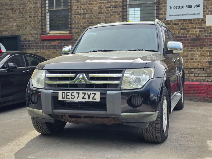 Mitsubishi Shogun 3.2 DI-DC Equippe Auto 4WD Euro 4 5dr LWB Mitsubishi Shogun 3.2 DI-DC Equippe Auto 4WD Euro 4 5dr LWB