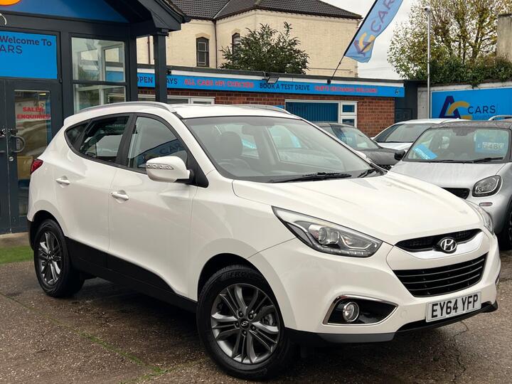 Hyundai Ix35 1.7 CRDi SE Euro 5 (s/s) 5dr (Nav) Hyundai Ix35 1.7 CRDi SE Euro 5 (s/s) 5dr (Nav)