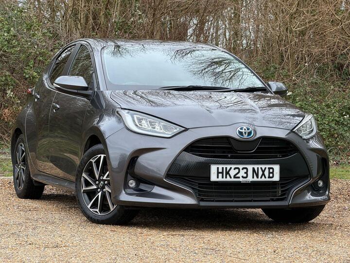 Toyota Yaris 1.5 VVT-h Design E-CVT Euro 6 (s/s) 5dr Toyota Yaris 1.5 VVT-h Design E-CVT Euro 6 (s/s) 5dr