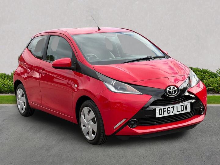 Toyota AYGO 1.0 VVT-i X-play X-shift Euro 6 5dr