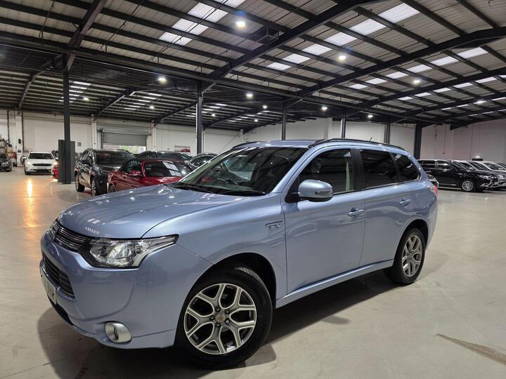 Mitsubishi Outlander 2.0h 12kWh GX3h CVT 4WD Euro 5 (s/s) 5dr Mitsubishi Outlander 2.0h 12kWh GX3h CVT 4WD Euro 5 (s/s) 5dr