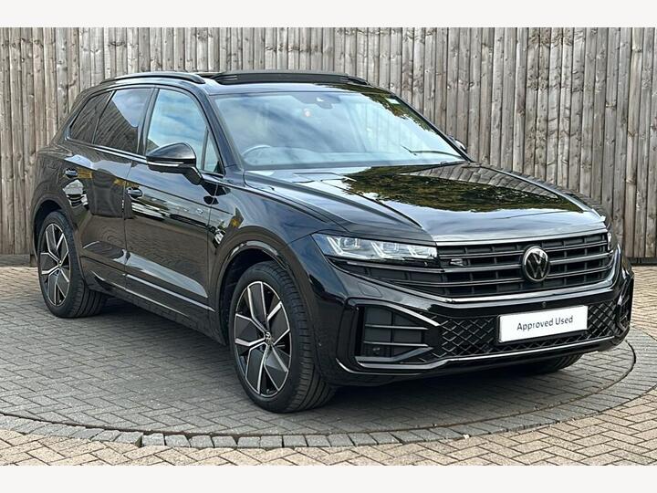 Volkswagen Touareg 3.0 TDI V6 Black Edition Tiptronic 4Motion Euro 6 (s/s) 5dr Volkswagen Touareg 3.0 TDI V6 Black Edition Tiptronic 4Motion Euro 6 (s/s) 5dr