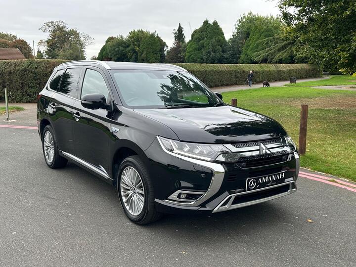 Mitsubishi Outlander 2.4h TwinMotor 13.8kWh Exceed Safety CVT 4WD Euro 6 (s/s) 5dr Mitsubishi Outlander 2.4h TwinMotor 13.8kWh Exceed Safety CVT 4WD Euro 6 (s/s) 5dr