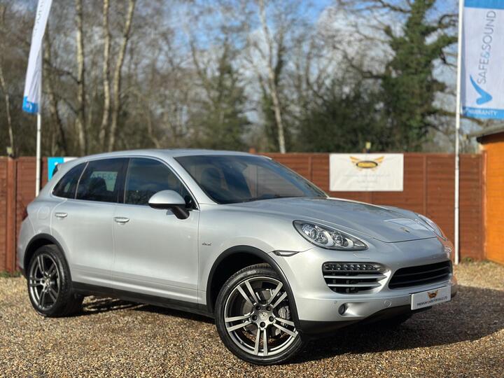 Porsche Cayenne 3.0 TD V6 Tiptronic 4WD Euro 5 (s/s) 5dr Porsche Cayenne 3.0 TD V6 Tiptronic 4WD Euro 5 (s/s) 5dr