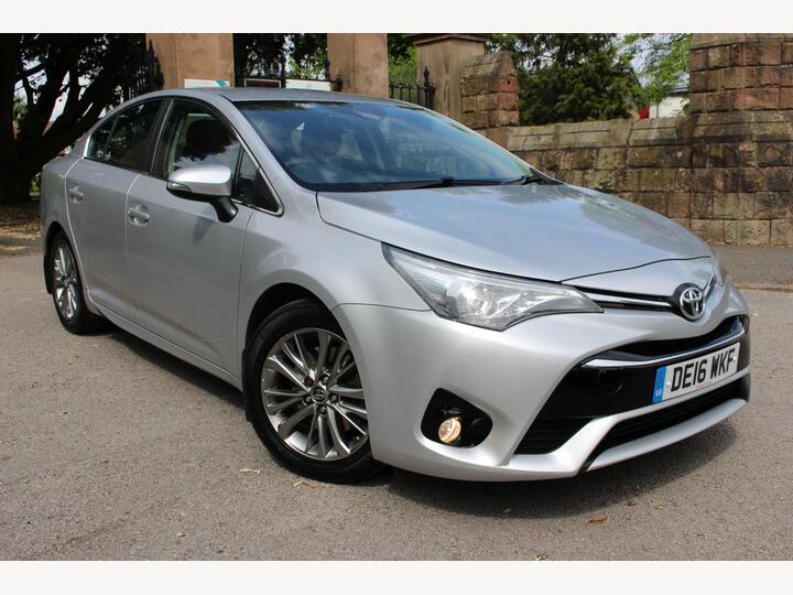 Toyota Avensis 2.0 D-4D Business Edition Euro 6 (s/s) 4dr