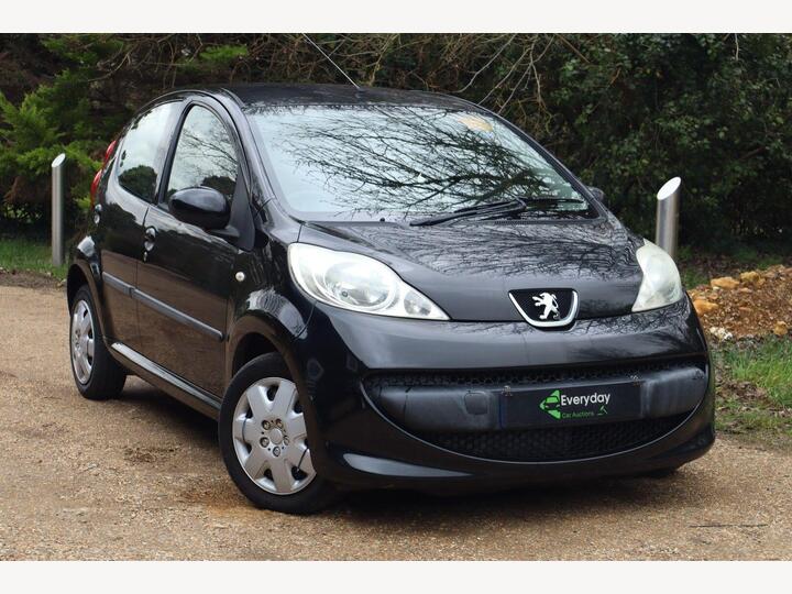Peugeot 107 1.0 12V Urban Euro 4 5dr Peugeot 107 1.0 12V Urban Euro 4 5dr