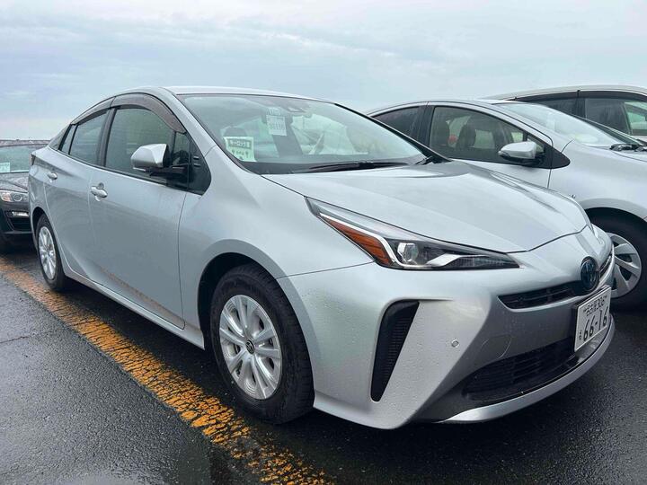 Toyota Prius 1.8 VVT-h Business Edition Hatchback 5dr Petrol Hybrid CVT Euro 6 (s/s) (122 Ps)