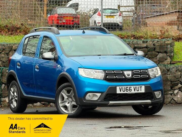 Dacia Sandero Stepway 0.9 TCe Laureate Euro 6 (s/s) 5dr Dacia Sandero Stepway 0.9 TCe Laureate Euro 6 (s/s) 5dr