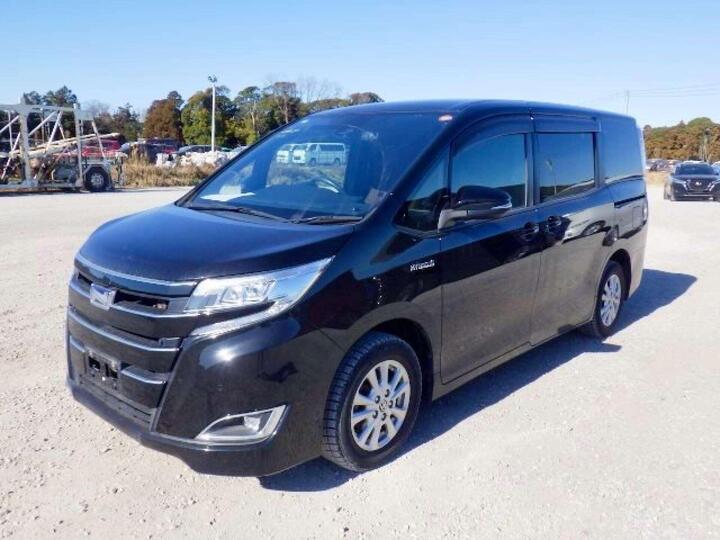 Toyota Noah Hybrid G