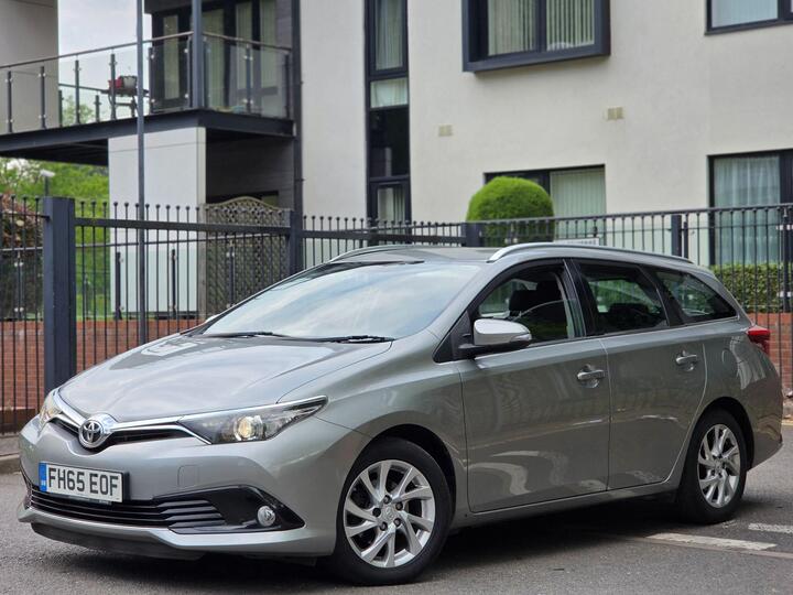 Toyota Auris 1.6 D-4D Business Edition Touring Sports Euro 6 (s/s) 5dr