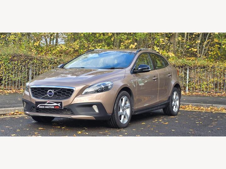 Volvo V40 Cross Country 1.6 D2 Lux Powershift Euro 5 (s/s) 5dr Volvo V40 Cross Country 1.6 D2 Lux Powershift Euro 5 (s/s) 5dr