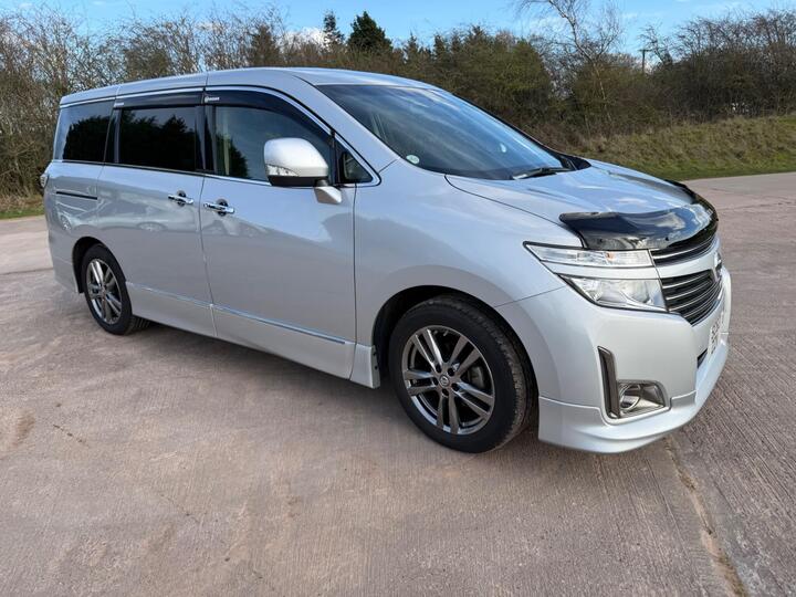 Nissan Elgrand 350 Highway Star Urban Chrome ED 7 Seat