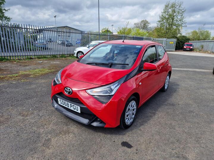 Toyota AYGO 1.0 VVT-i X-play Euro 6 5dr Toyota AYGO 1.0 VVT-i X-play Euro 6 5dr